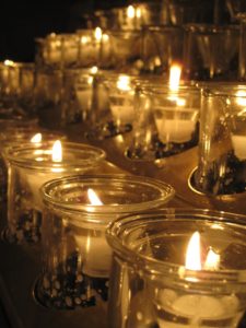 candles-595730_1920-_pixabay